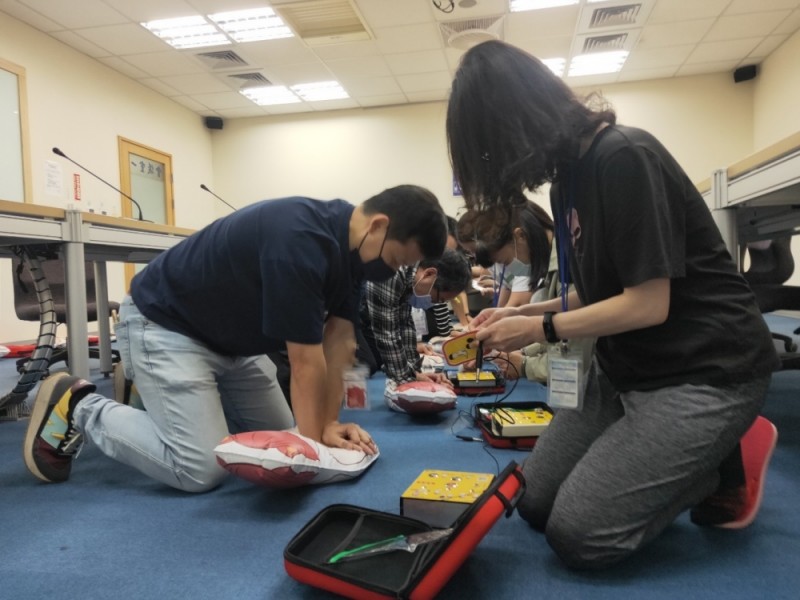 CPR+AED急救教育訓練 | 華星光通科技股份有限公司