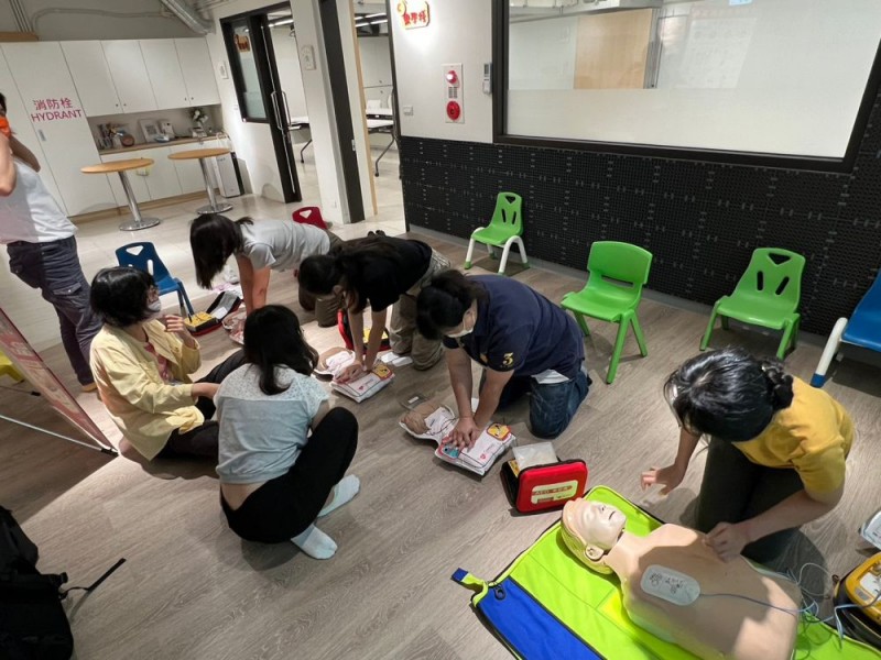 CPR+AED急救教育訓練 | 基隆家庭教育中心