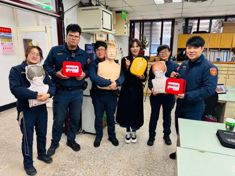 【公益捐贈AED】基隆市警察局第二分局東光派出所 | 安瀾橋派出所 | 感謝 張惠婷(Fay)小姐 善心捐贈