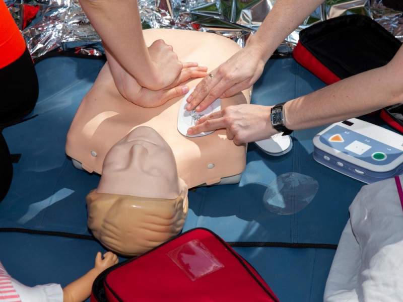 CPR 教學｜心肺復甦術施作步驟詳細解說與注意事項一次看！