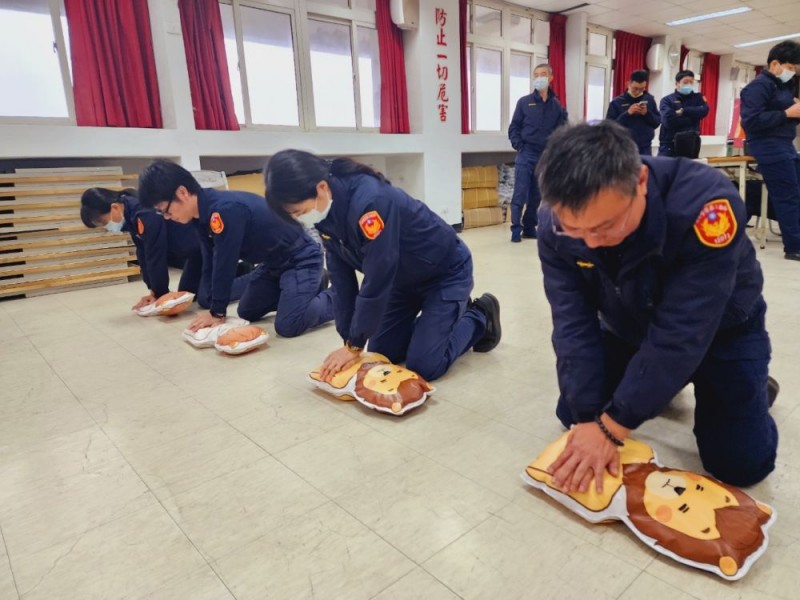 CPR+AED急救教育訓練 | 內政部警政署保安警察第三總隊 | 第一大隊