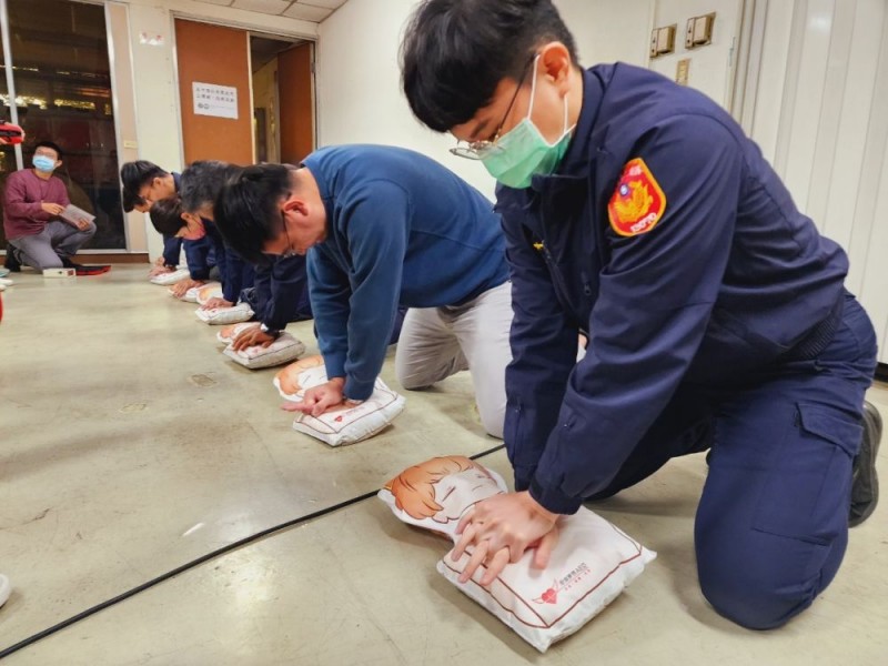 CPR+AED急救教育訓練 | 內政部警政署保安警察第三總隊 | 第一大隊第三中隊