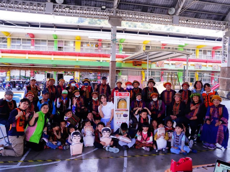 【公益勸募AED】屏東縣瑪家鄉 |  佳義國民小學附設幼兒園 | 感謝 宥蓉老師一家人 透過 人人都會CPR‧處處都有AED 勸募計劃 媒合捐贈 | 提升校園生命安全