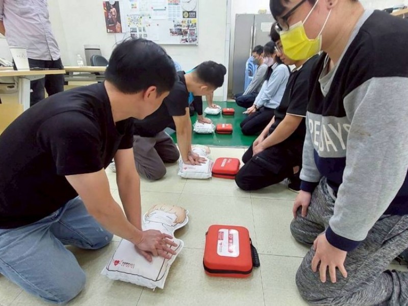 CPR+AED急救教育訓練 | 京華石英科技